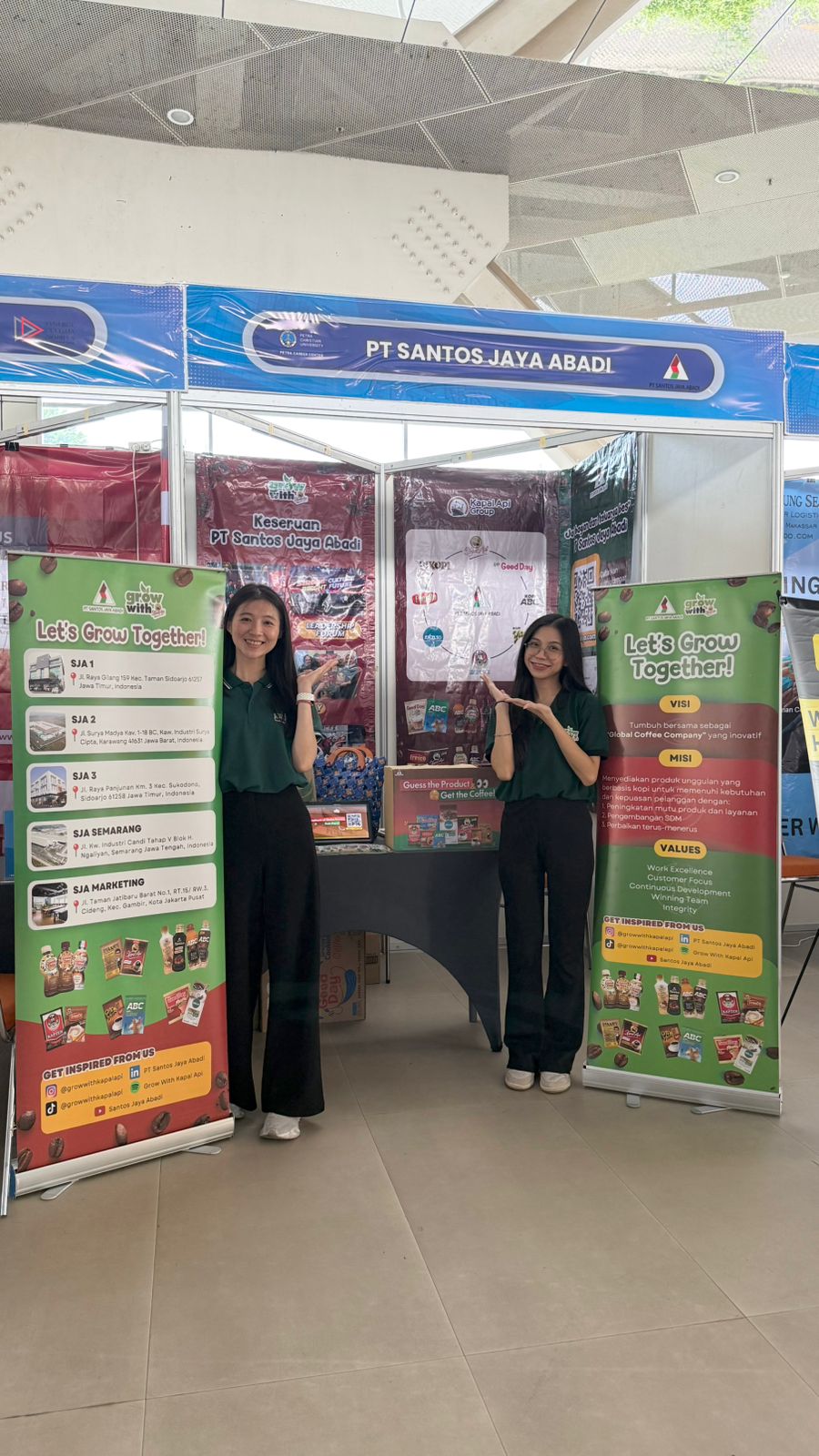 Keikutsertaan PT. Santos Jaya Abadi Dalam Internship Fair 2026 di Petra Christian University