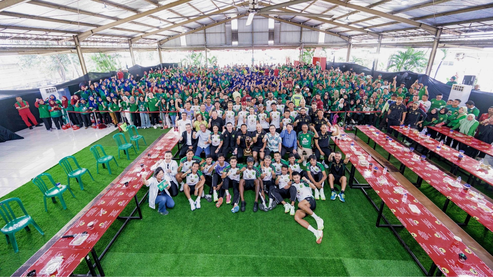 Kunjungan Persebaya di PT Santos Jaya Abadi – Sidoarjo Plant